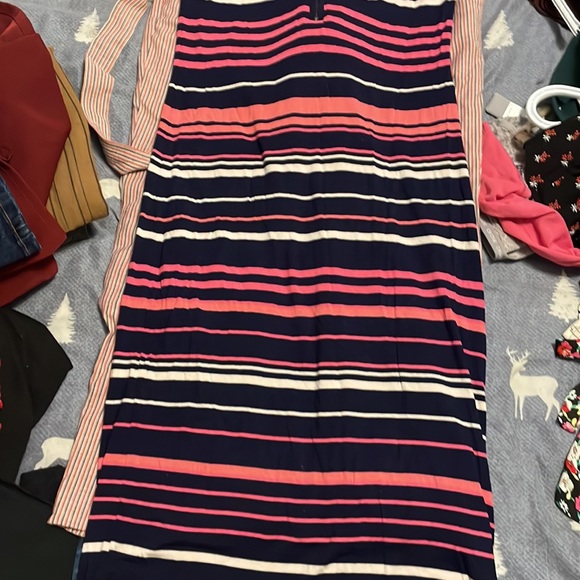 Dresss - Picture 3 of 16